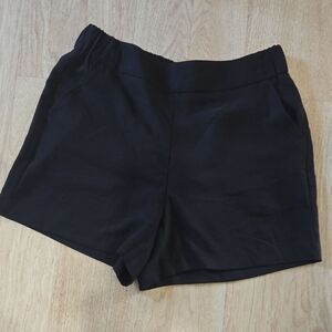 Women's Nine West High Rise Elastic Waisted Dress Shorts Black Size M